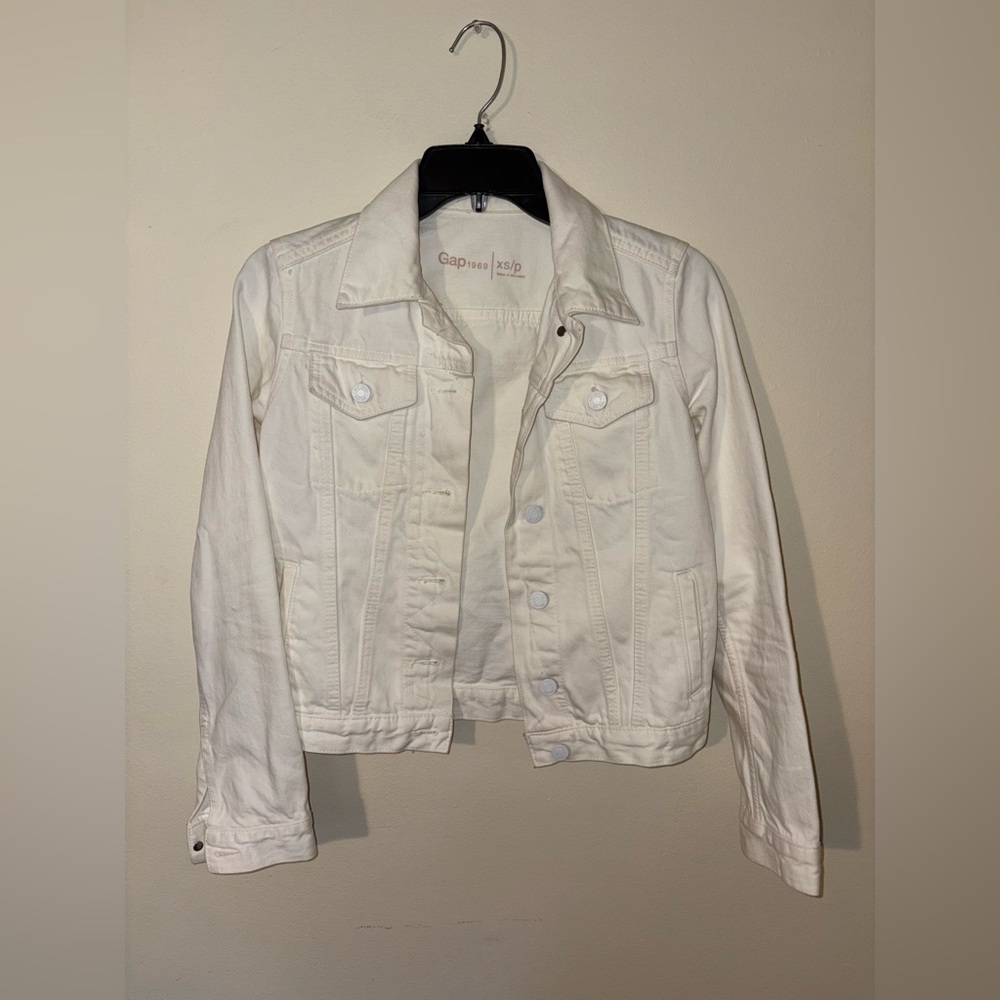 Women’s GAP Jean Jacket Size XS/P